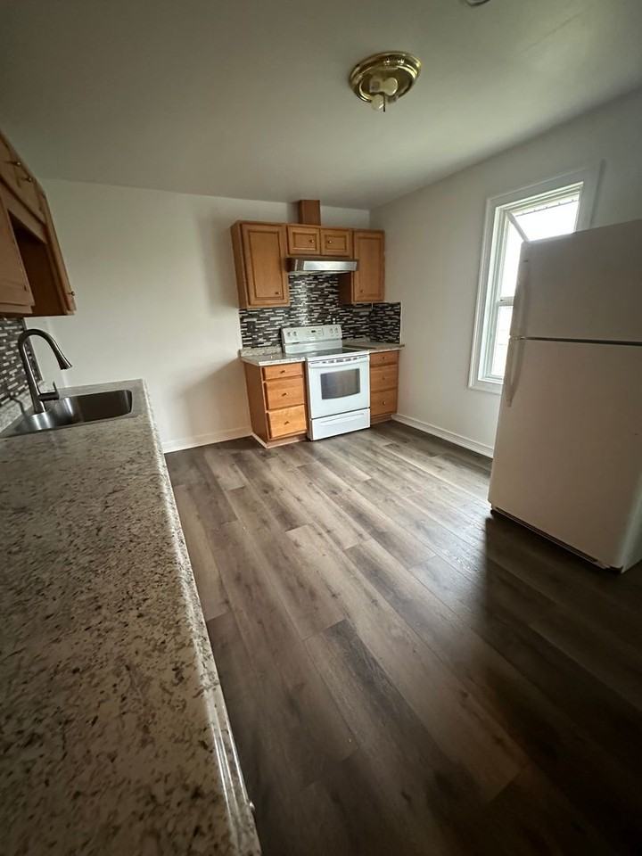 805 S 5th Ave - Photo 6 of 16