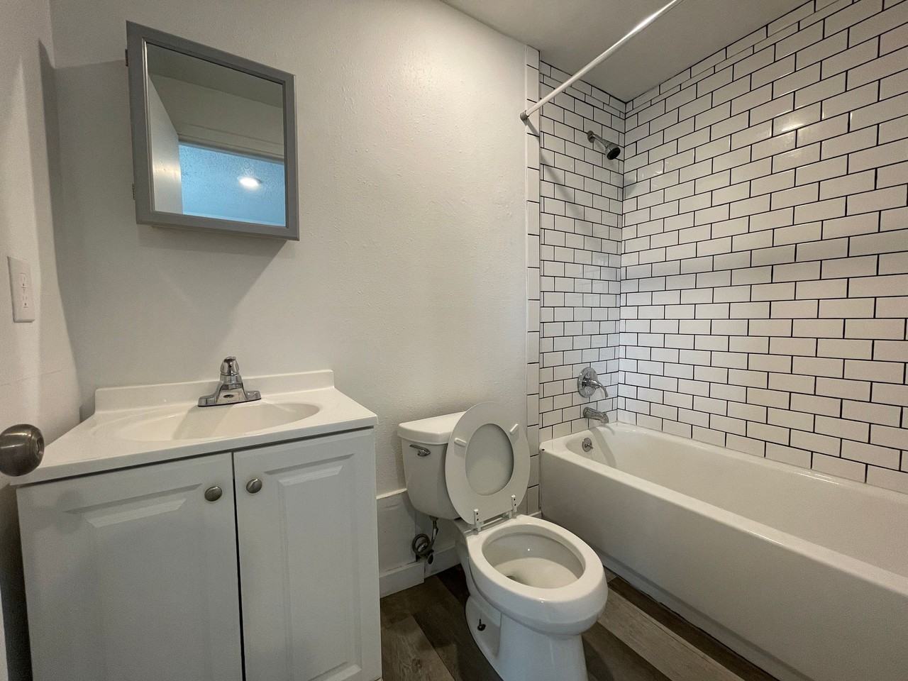 Ruby Apartments! - Photo 6 of 9