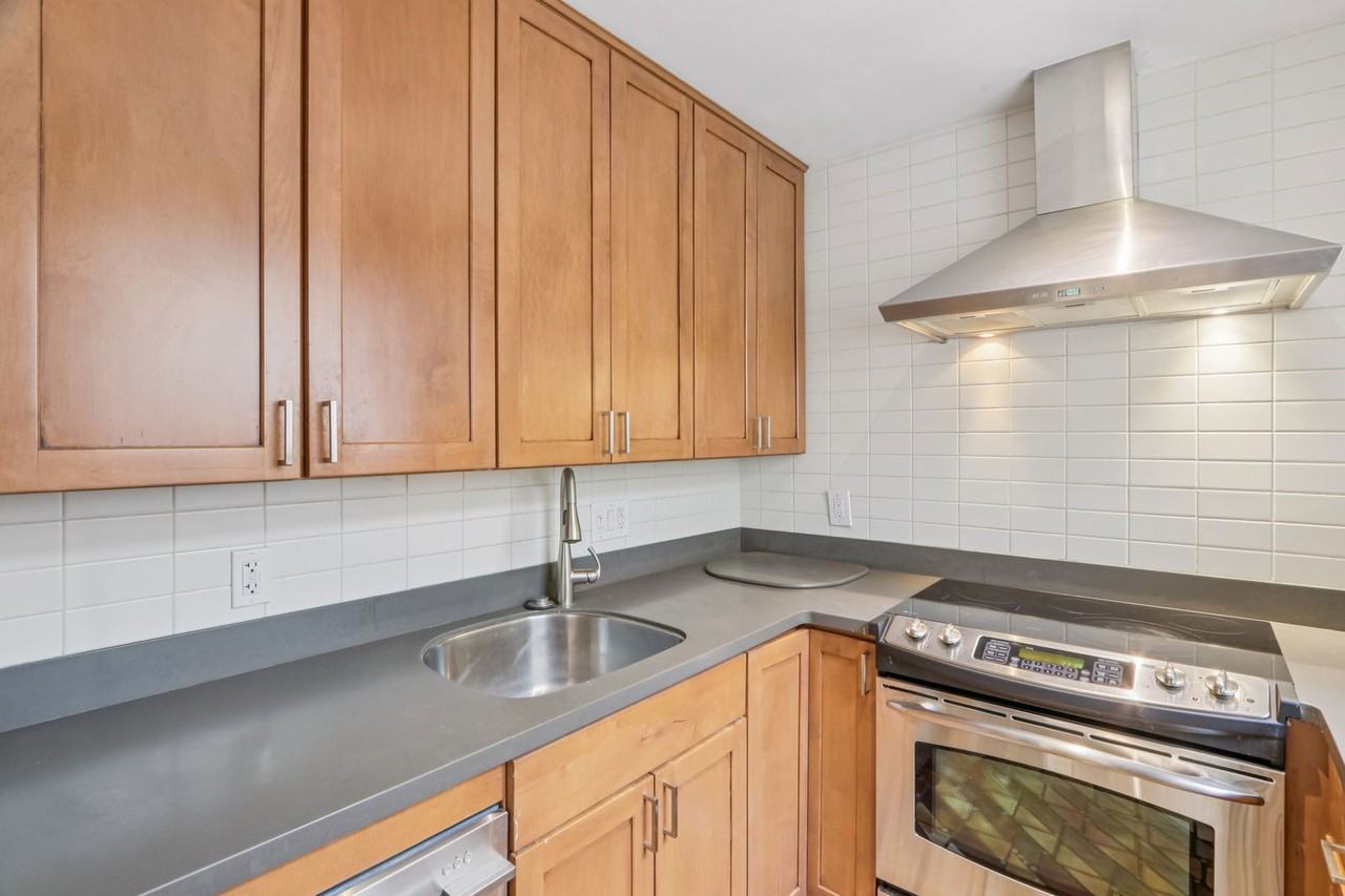 583 Massachusetts Ave #5 - Photo 6 of 8