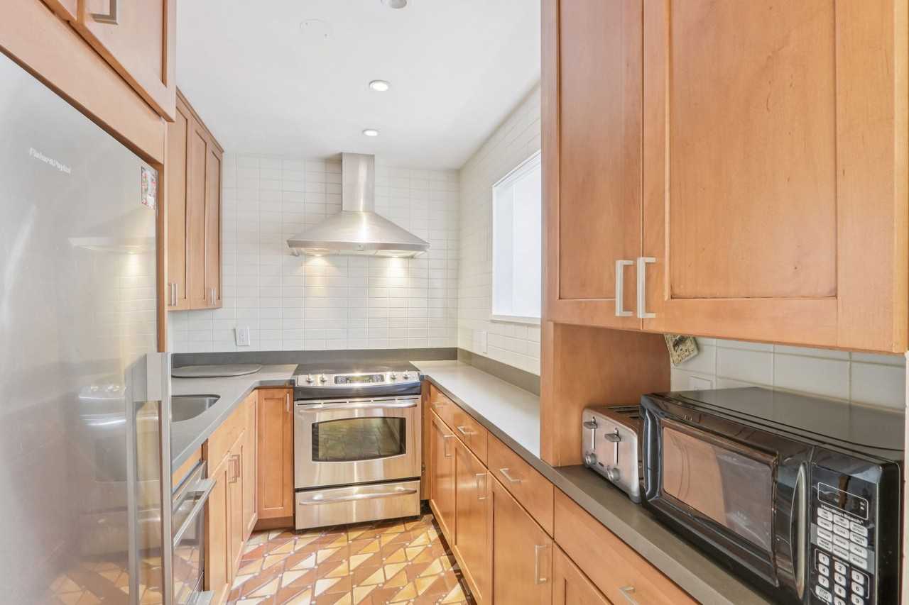 583 Massachusetts Ave #5 - Photo 7 of 8