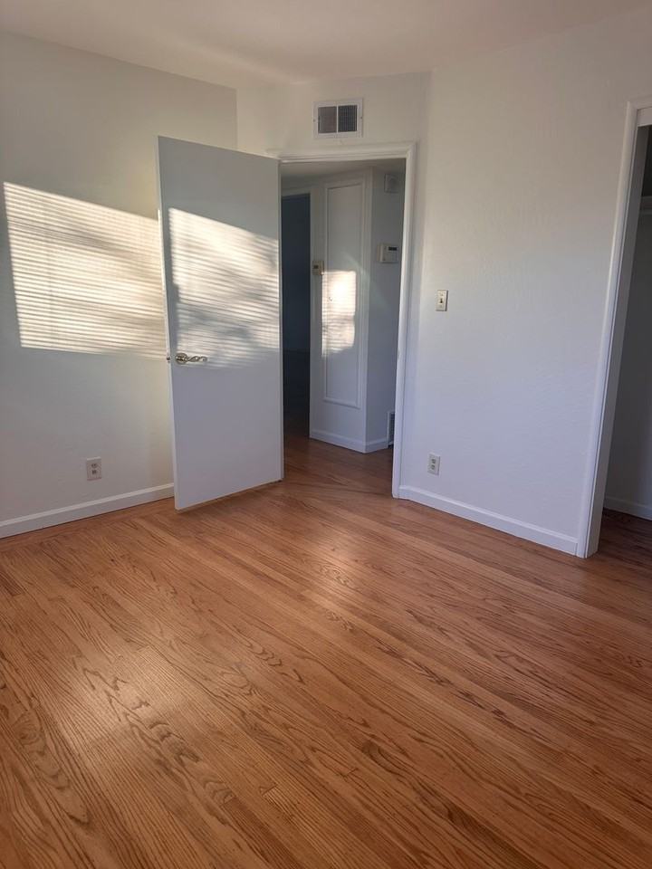 2025 Neptune Way - Photo 3 of 9