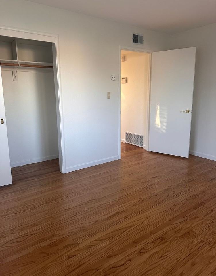 2025 Neptune Way - Photo 4 of 9