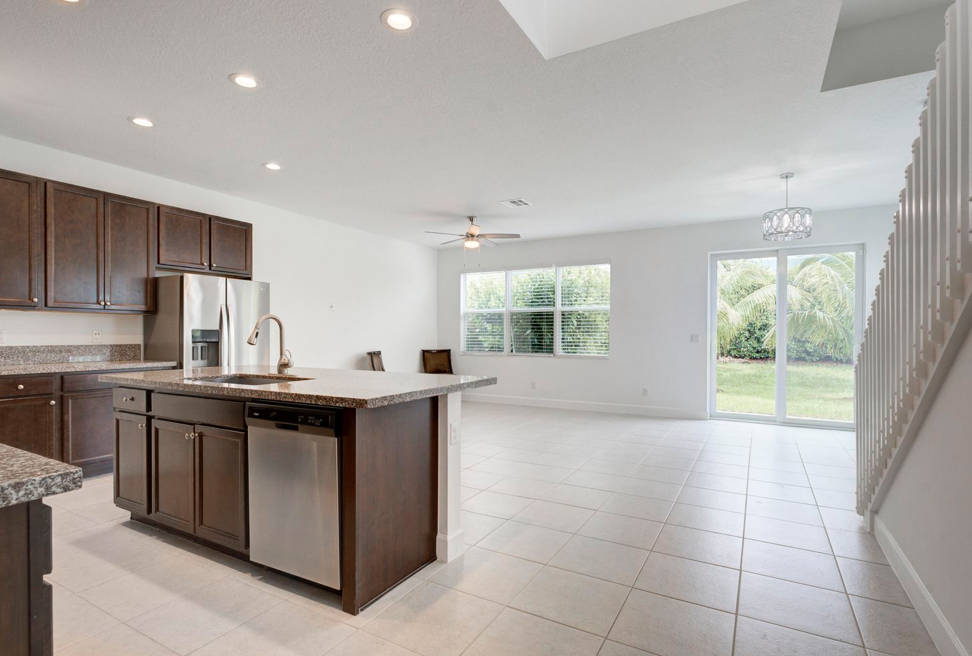 9075 Kingsmoor Way - Photo 7 of 8