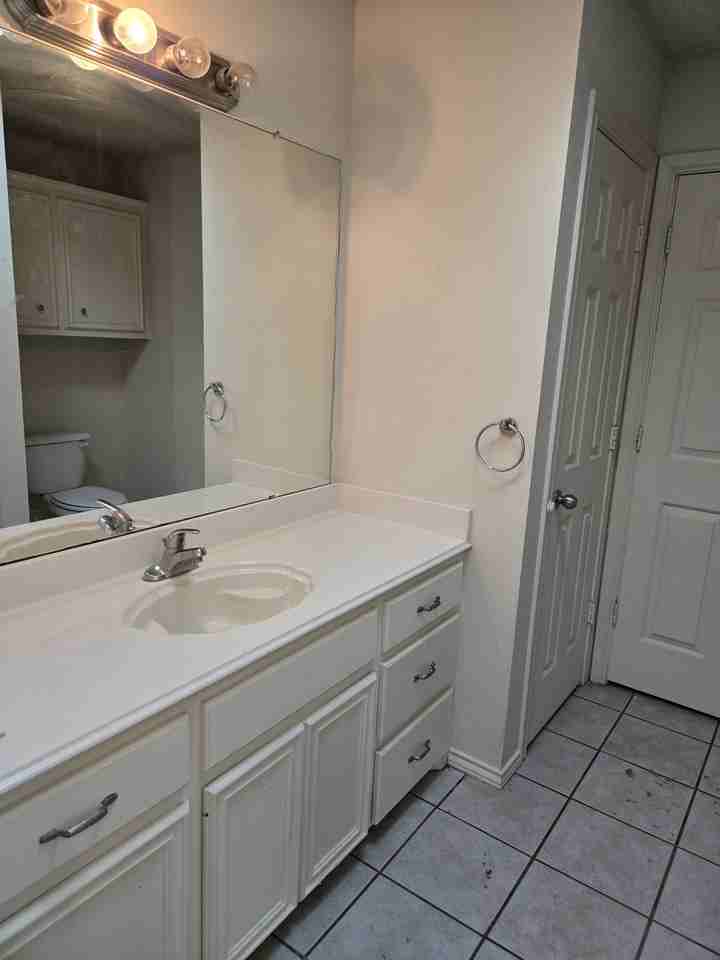 5121 Albany Ave #1 - Photo 6 of 7