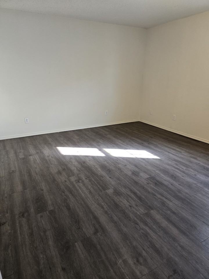 5121 Albany Ave #1 - Photo 7 of 7