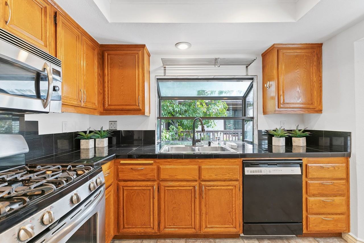 11073 Linda Ln #B - Photo 7 of 18