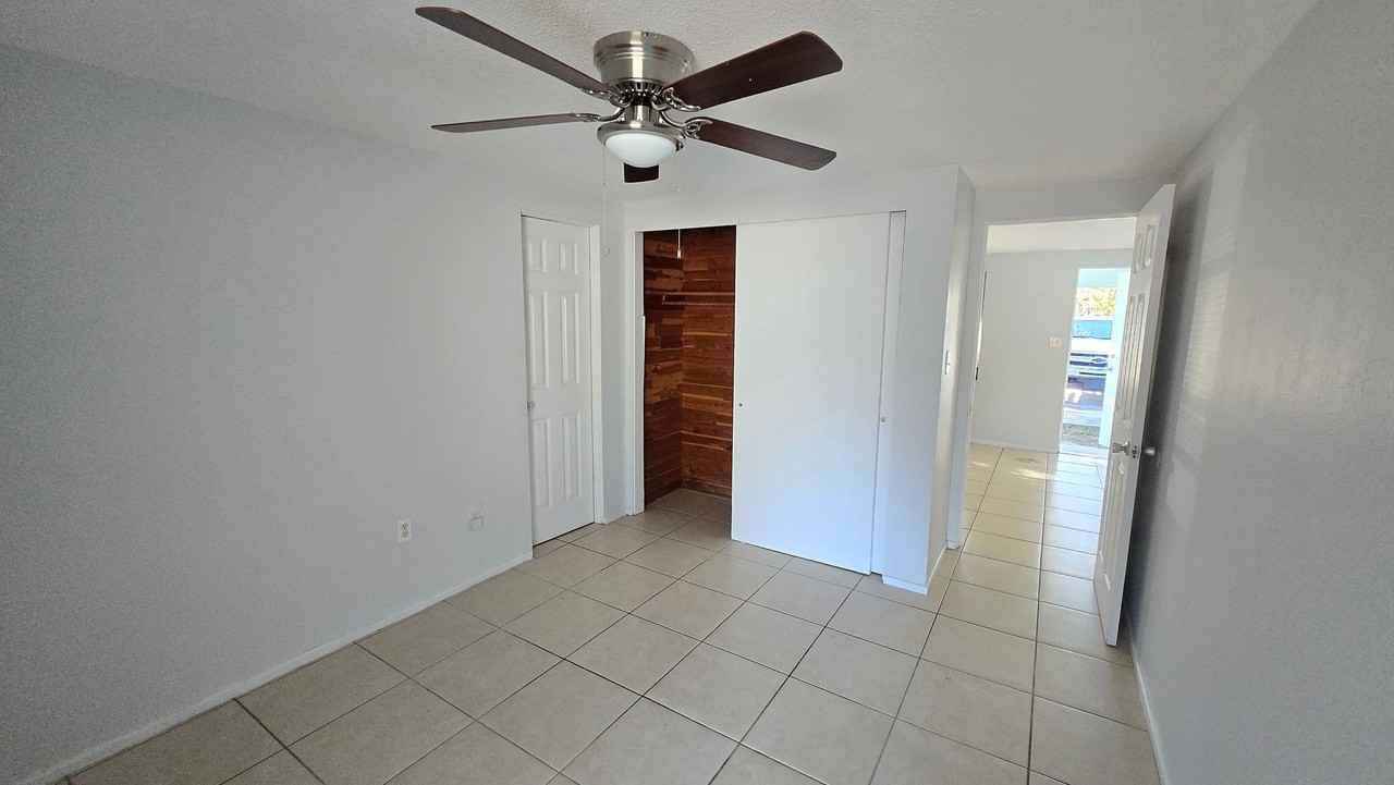 2115 6th St - Photo 6 of 10