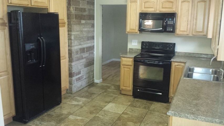 1977 Grey Ridge Rd - Photo 5 of 17