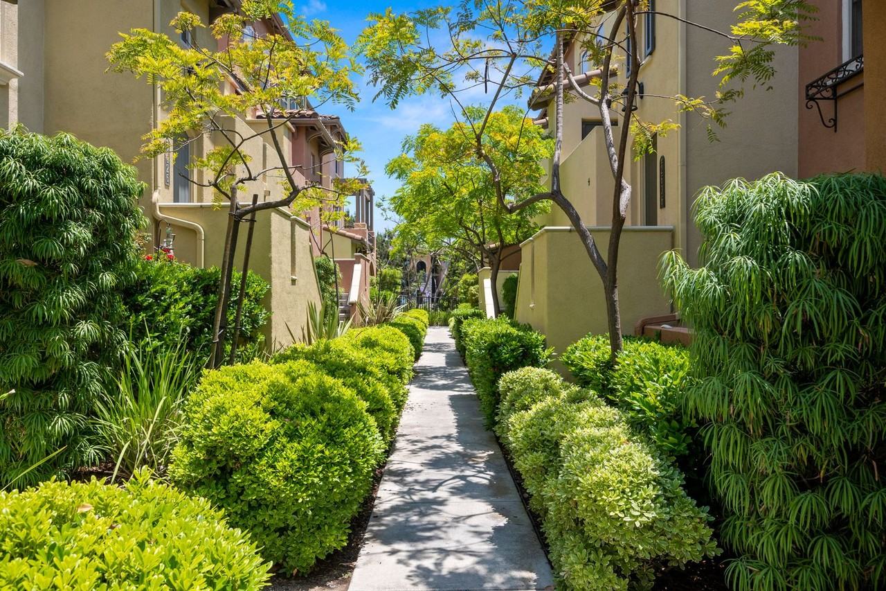 2636 Escala Cir - Photo 2 of 39