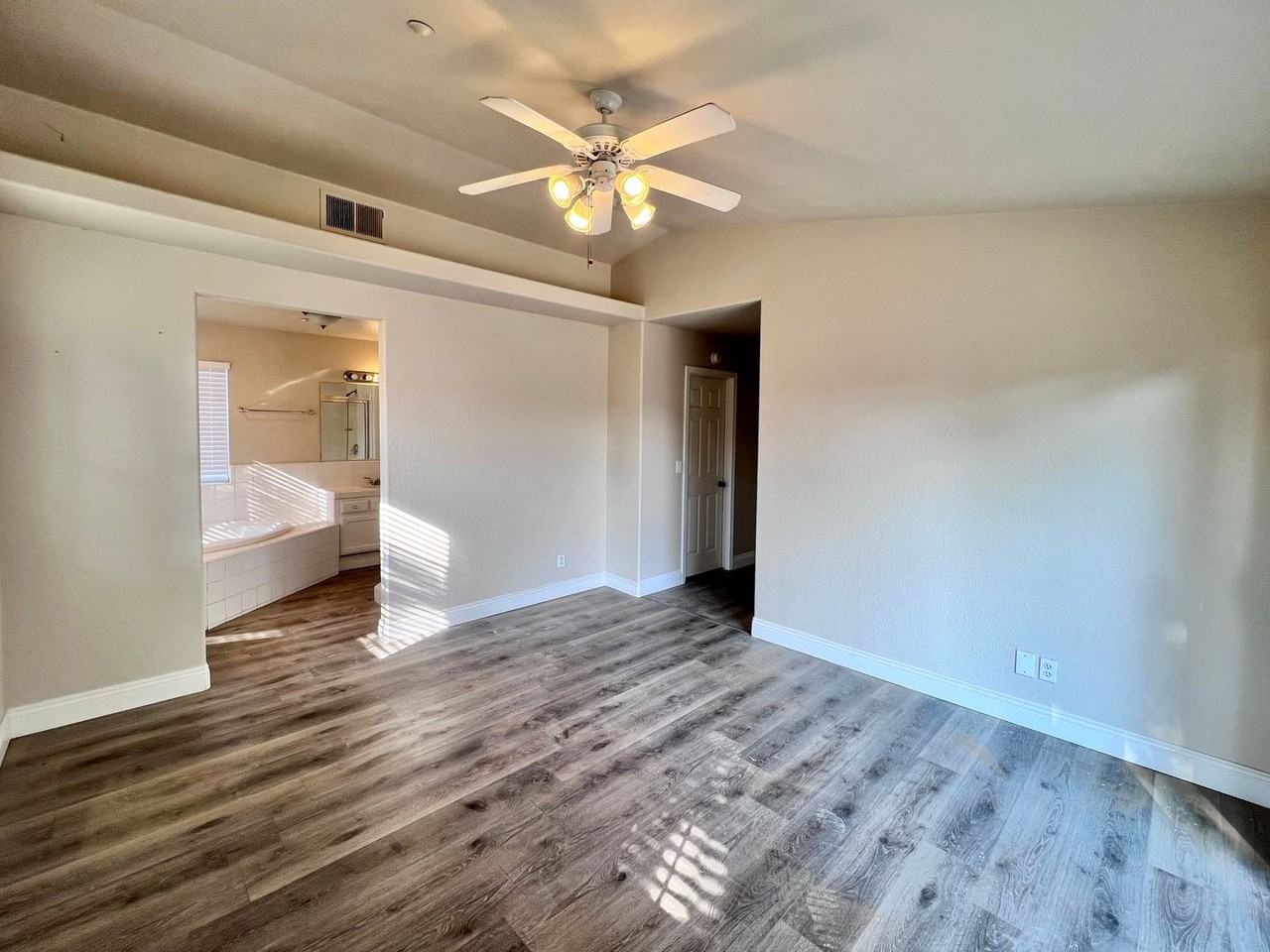 6169 W San Ramon Ave - Photo 6 of 21