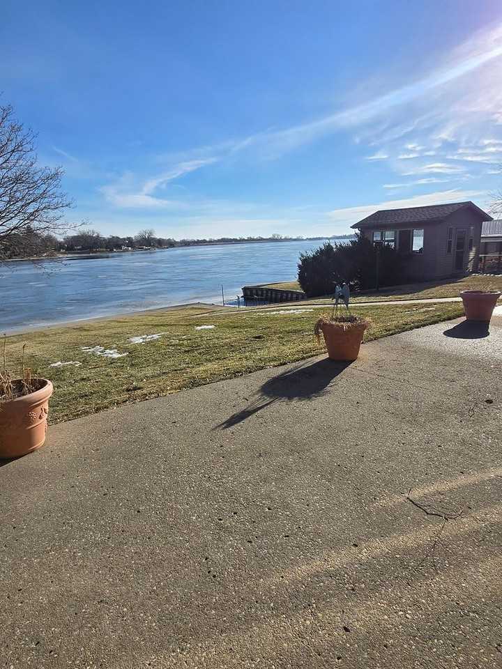 119 S Harmon Dr - Photo 3 of 23