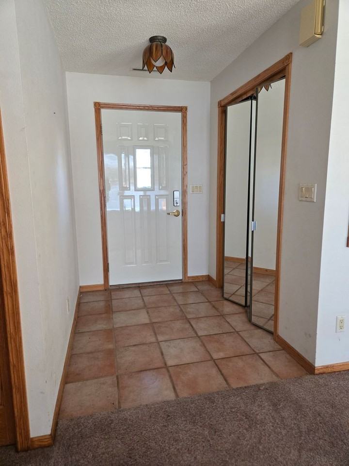 119 S Harmon Dr - Photo 5 of 23