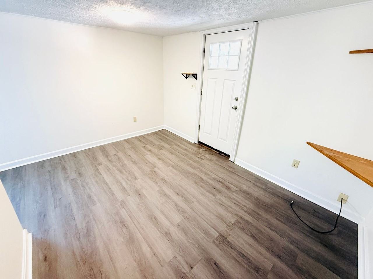 53 Pike St - Photo 3 of 15