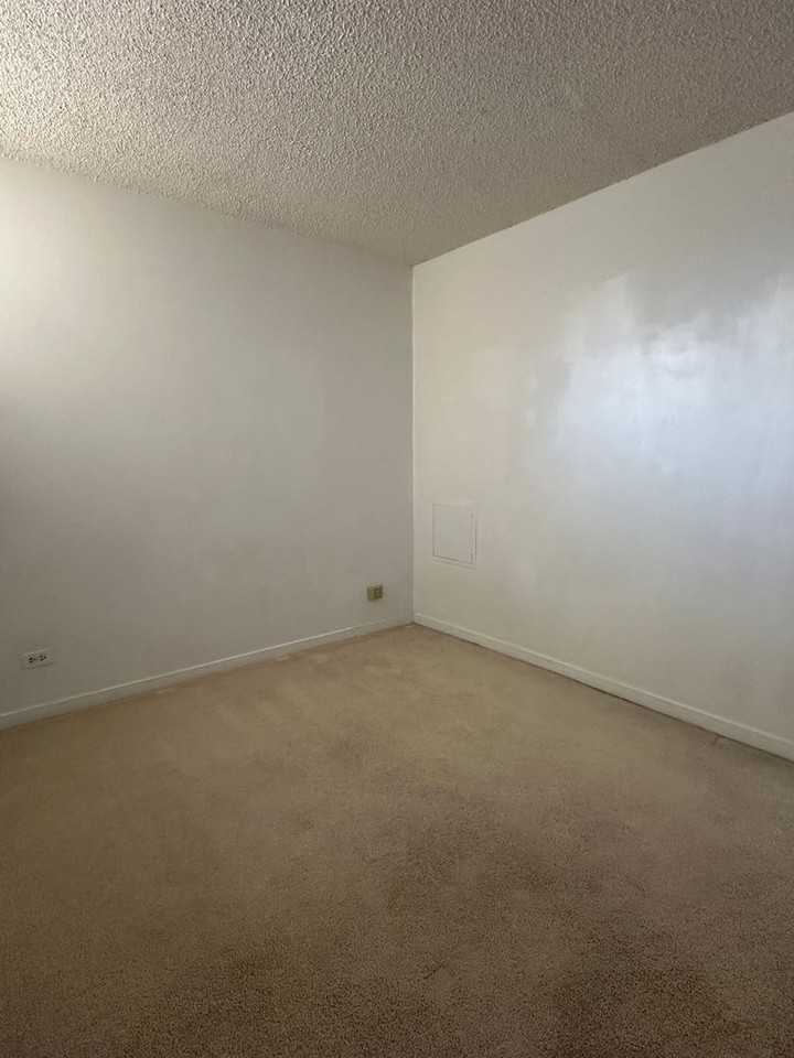 5210 Likini St - Photo 2 of 19