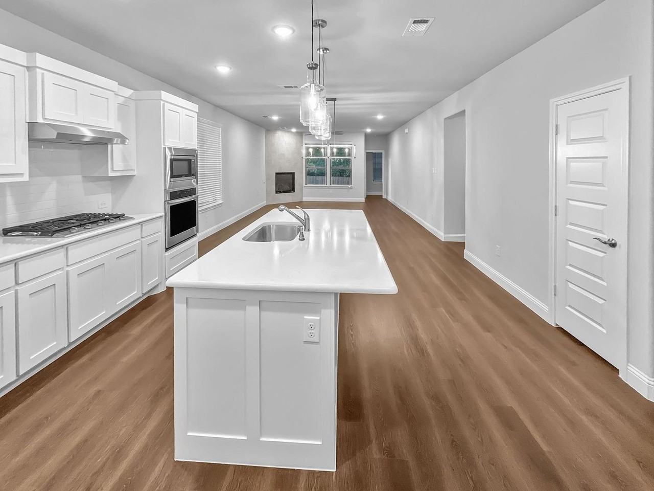 215 Nathan Dr - Photo 4 of 27