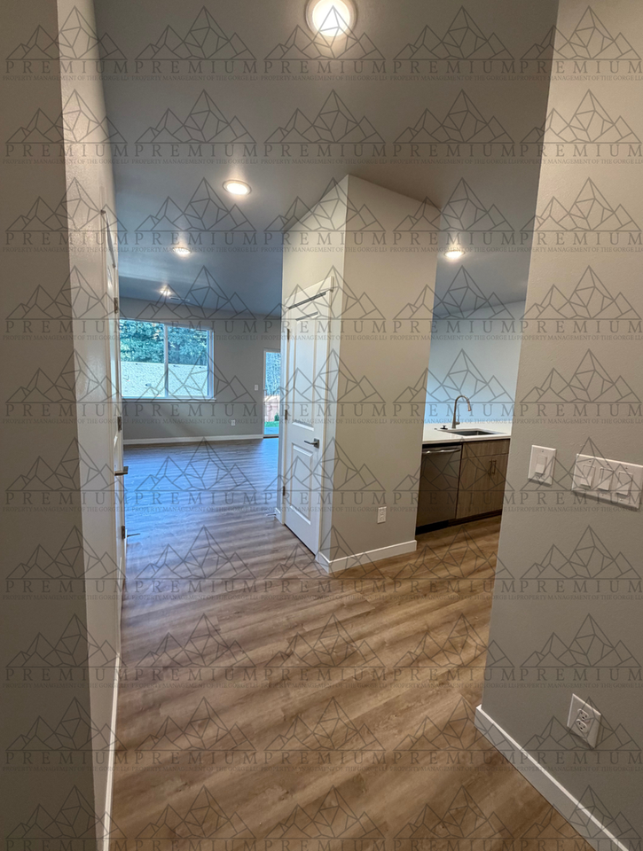 1026 Se Warco Dr - Photo 2 of 17