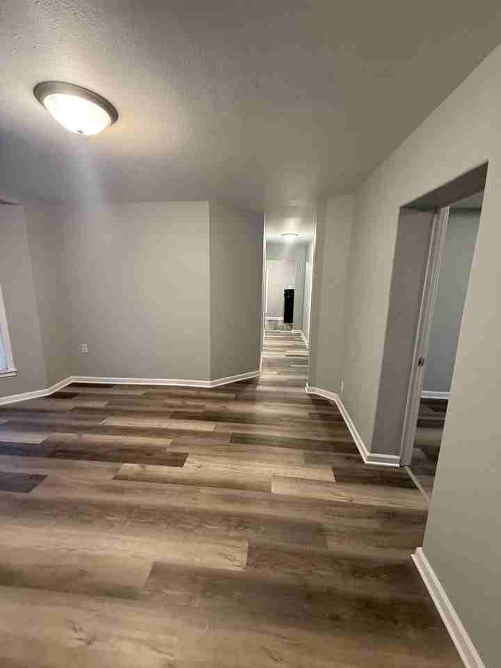 406 S Oak St - Photo 3 of 14