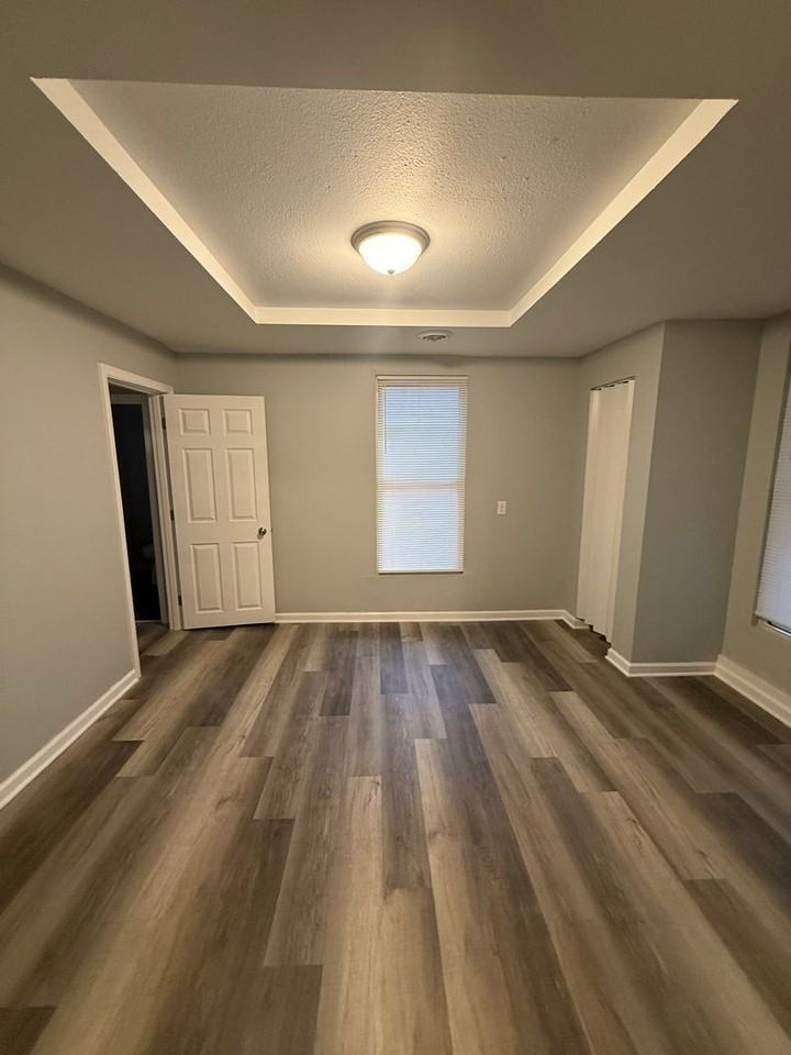 406 S Oak St - Photo 4 of 14