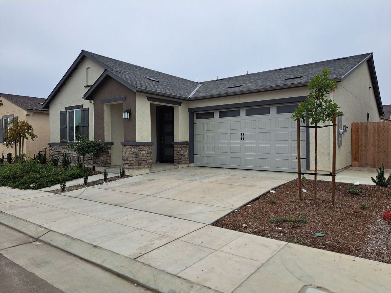 6541 E Carmen Ave - Photo 2 of 6