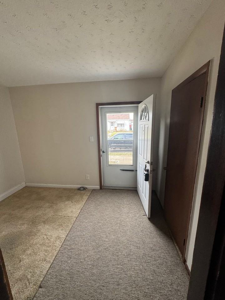 191 N 7th Ave - Photo 5 of 18