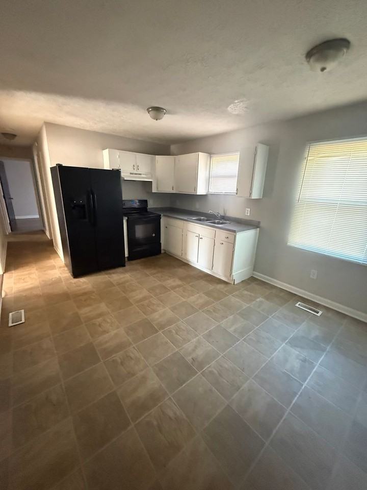 5914 Amberly Ln - Photo 4 of 5