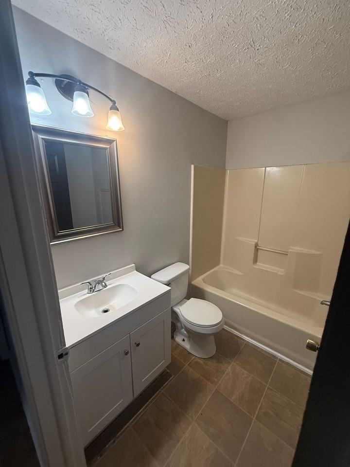 5914 Amberly Ln - Photo 5 of 5