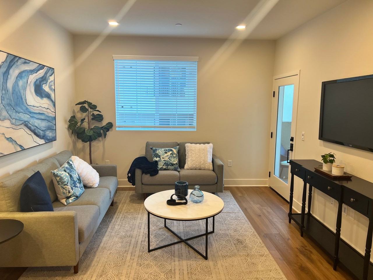 927 Deep Valley Dr - Photo 3 of 35