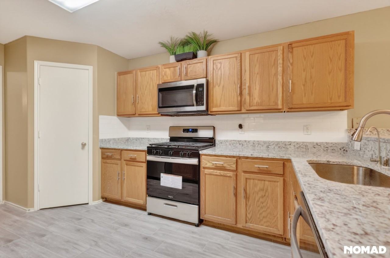 9319 Canady Park Ln - Photo 6 of 34