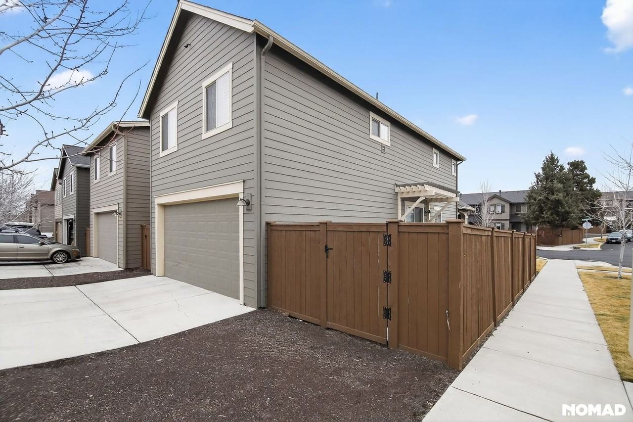 20748 Boulderfield Ave - Photo 2 of 19