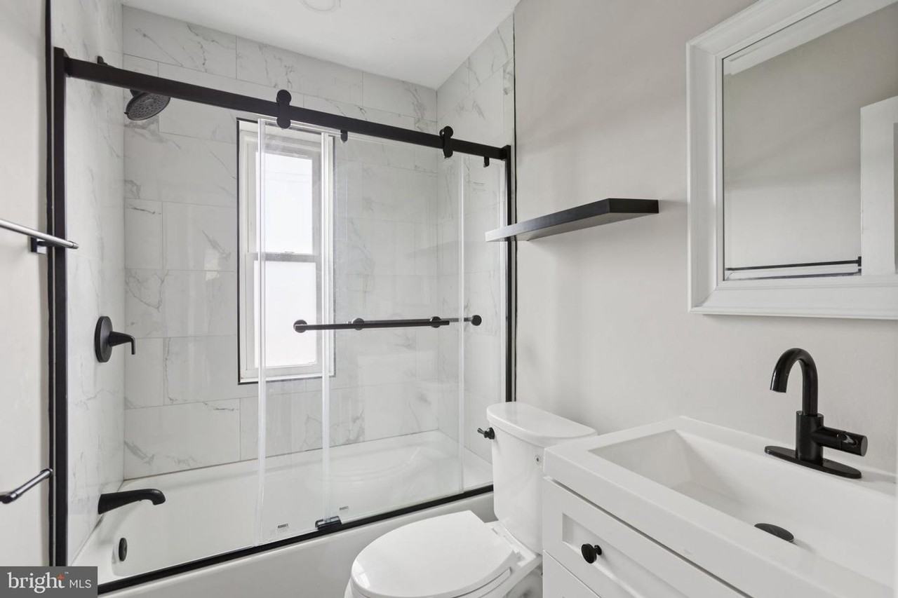 128 33rd St Ne - Photo 7 of 36