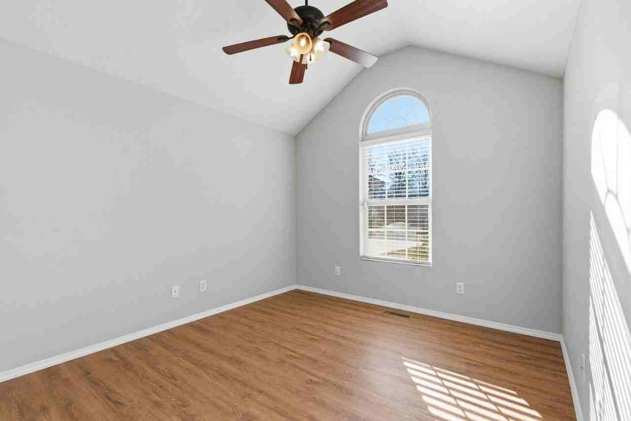 205 E Lapis Ave - Photo 5 of 16