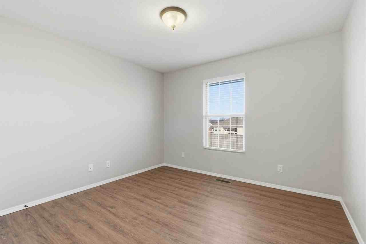 205 E Lapis Ave - Photo 6 of 16