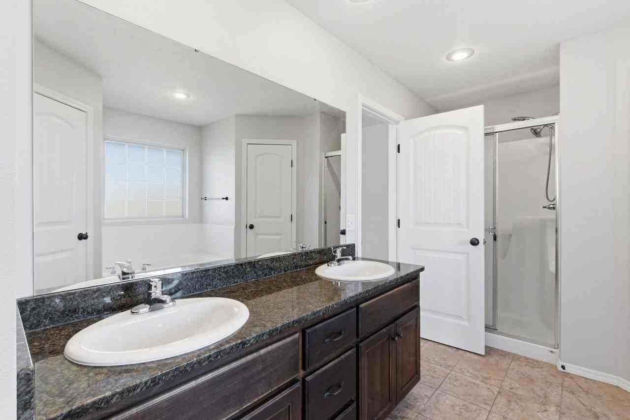 205 E Lapis Ave - Photo 7 of 16