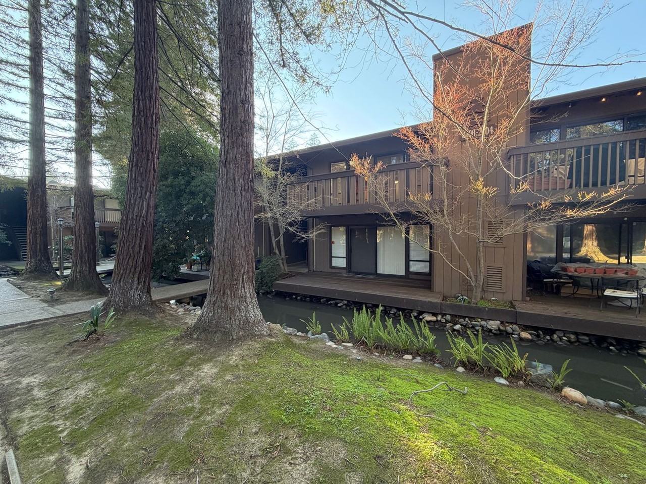 2404 Larkspur Ln #258 - Photo 2 of 18