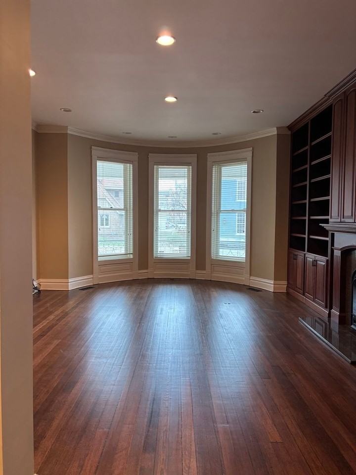 318 Se 1st St - Photo 3 of 27