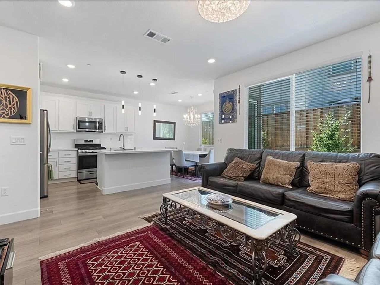 300 Hideaway Ln - Photo 6 of 20