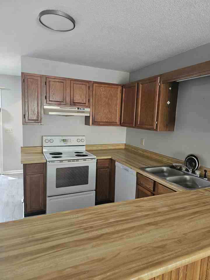 799 Donnell Blvd #16 - Photo 3 of 16