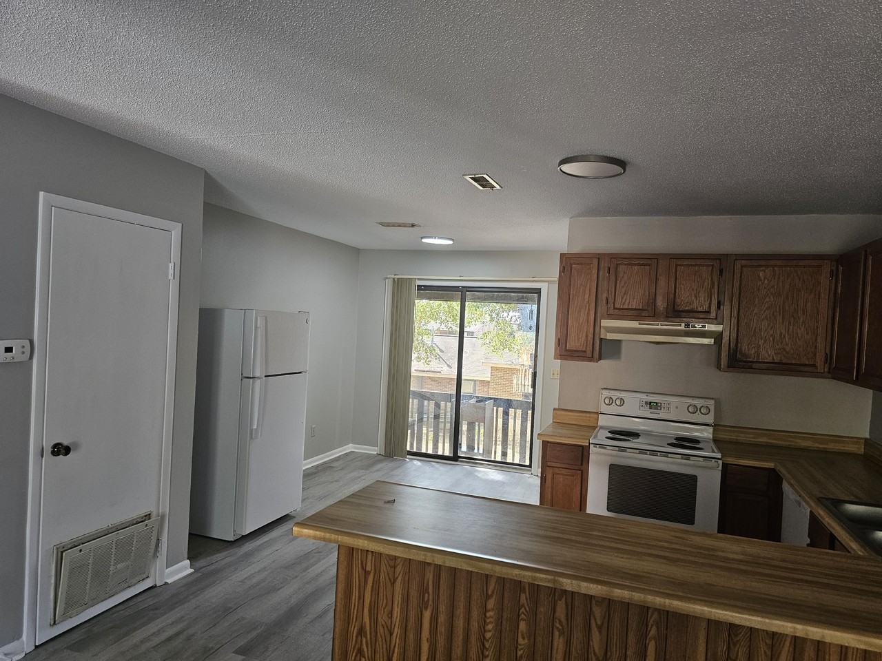 799 Donnell Blvd #16 - Photo 5 of 16