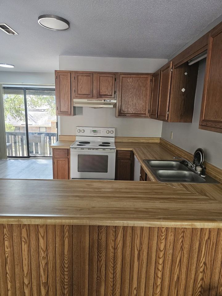 799 Donnell Blvd #16 - Photo 7 of 16