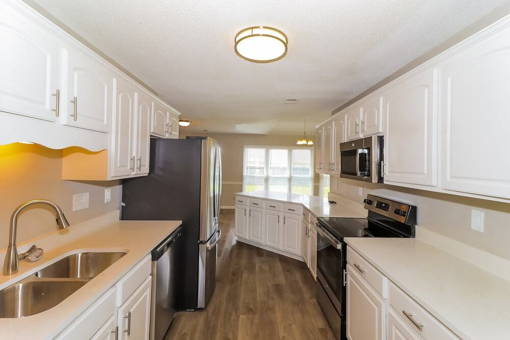 9261 Chimneyrock Blvd - Photo 7 of 16