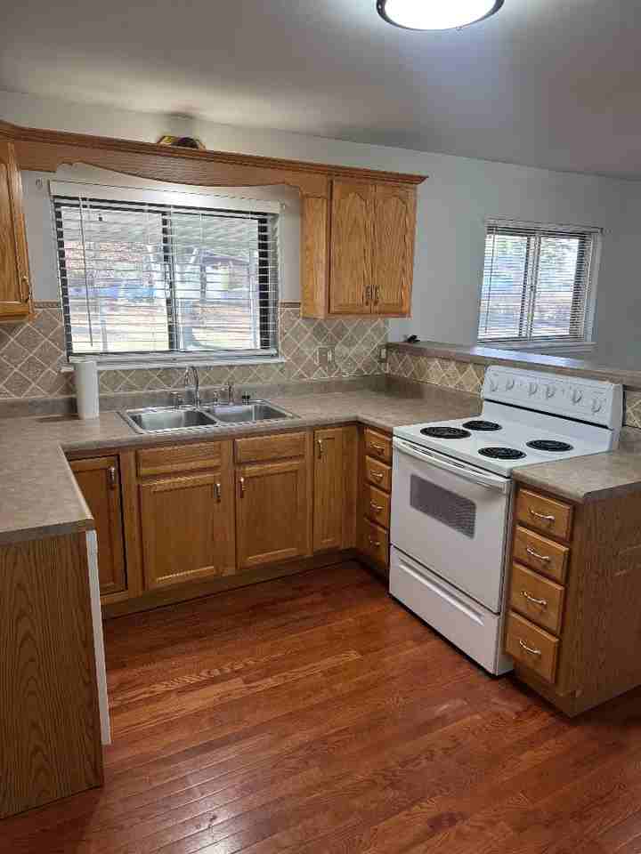 709 Plaza Dr #1 - Photo 4 of 31