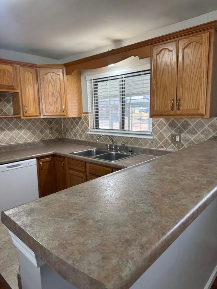 709 Plaza Dr #1 - Photo 5 of 31