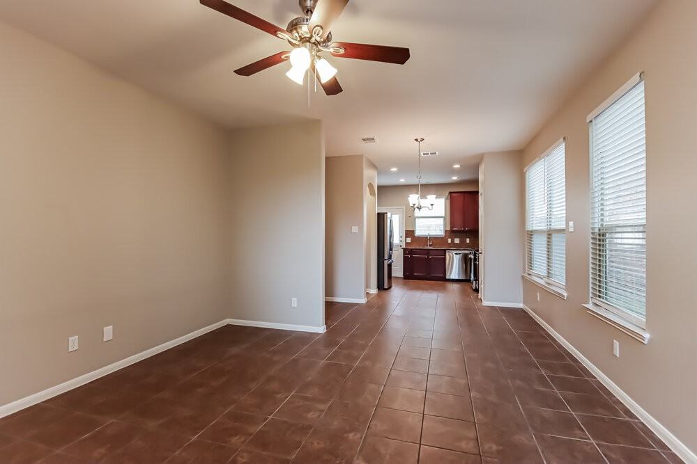 17115 Amarose Dr - Photo 4 of 17