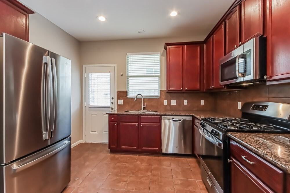 17115 Amarose Dr - Photo 7 of 17