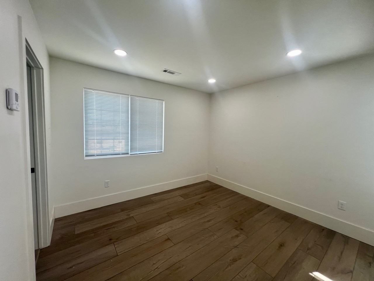 858 Nw B St #1 - Photo 4 of 7