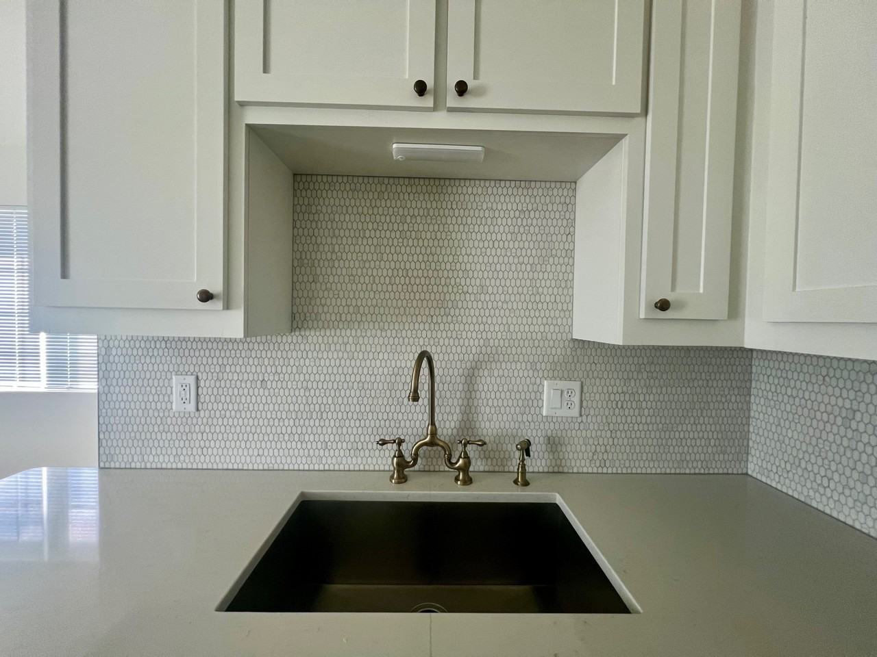 858 Nw B St #1 - Photo 7 of 7