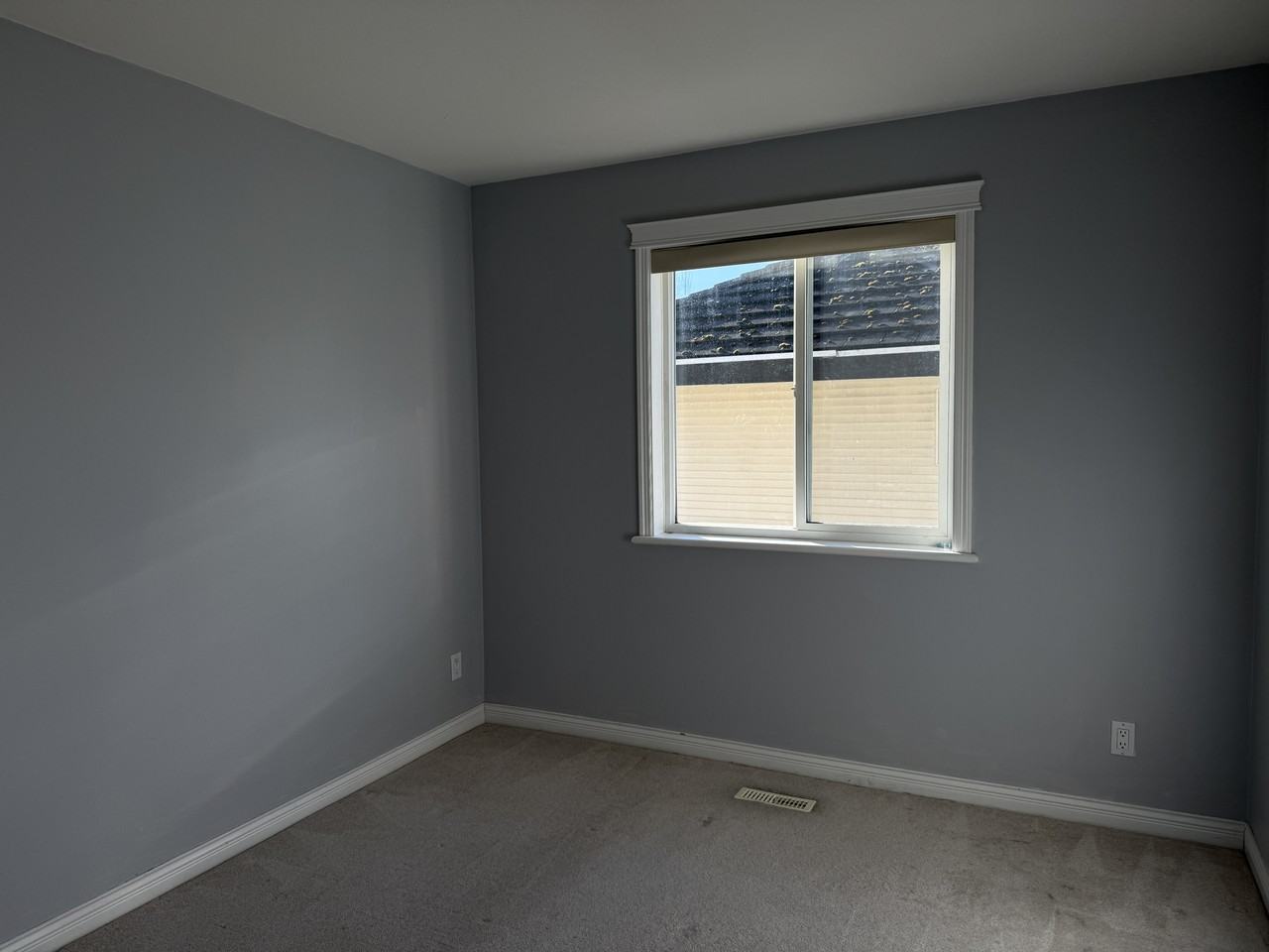 2065 Berkshire Cres #1 - Photo 4 of 14