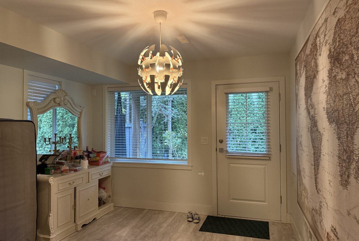 8217 204b St #1 - Photo 7 of 8