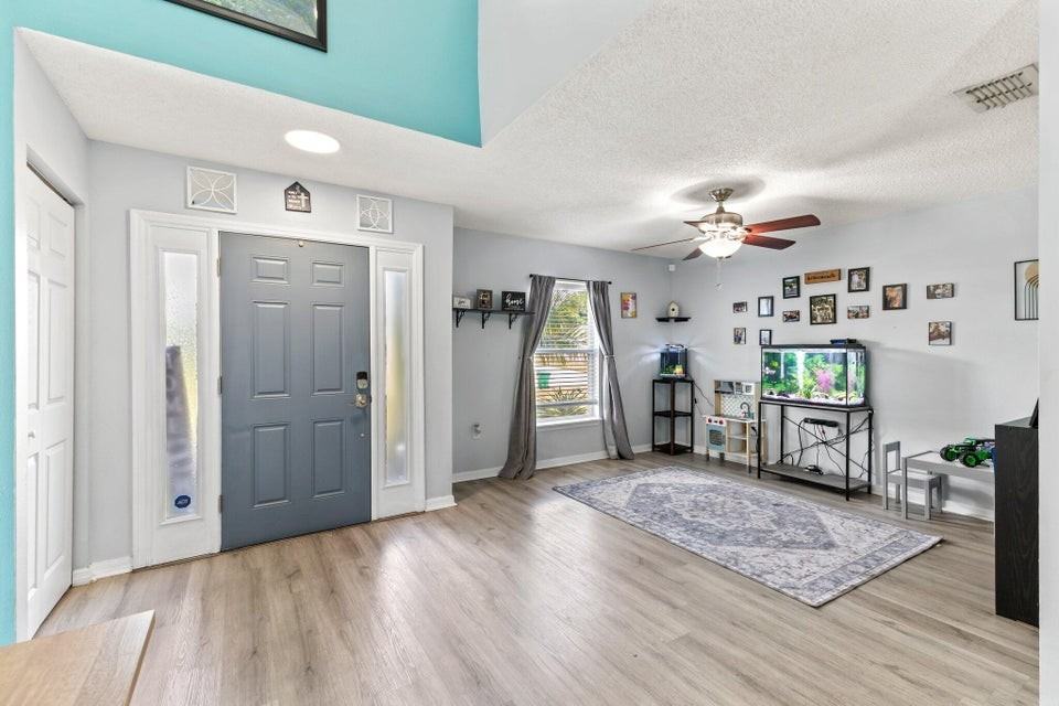 3861 Sw Chaffin St - Photo 3 of 8