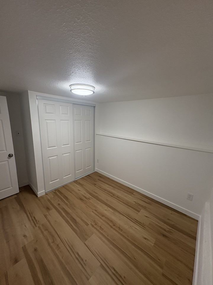 872 S Main St #4 - Photo 5 of 13